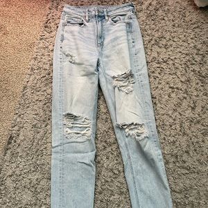 American Eagle ripped mom straight jean